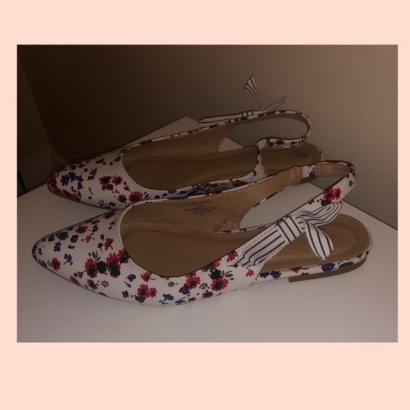 Shoes - Picture 3 of 6